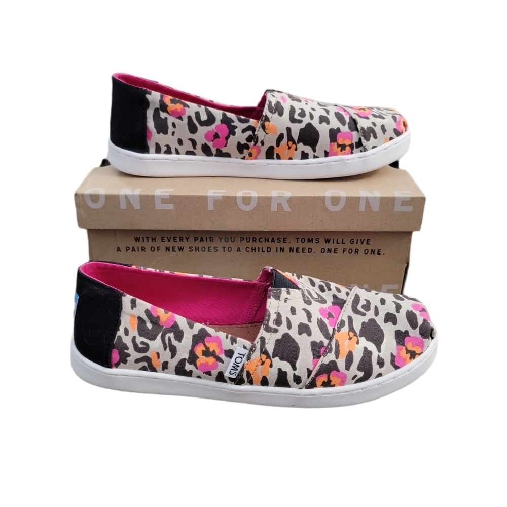 Tom's leopard print youth Size 6